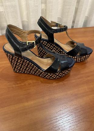 Босоножки clarks