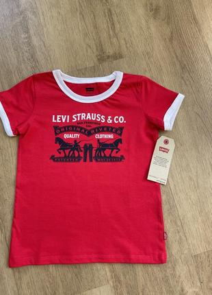 Новая футболка levis 5-6 лет2 фото