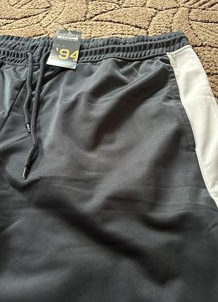 Спортивные шорты identic more