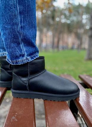 Женские угги ugg classic mini black leather5 фото