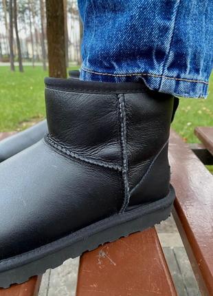 Женские угги ugg classic mini black leather8 фото