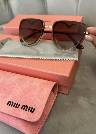 Солнцезащитные очки miu miu золотые сердечки полный комплект