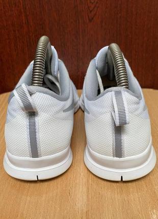 Женские кроссовки nike flex essential tr5 фото