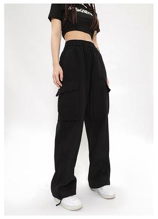 Жіночі брюки спорт вільні 9101 чорні джинси об'ємні штані темні карго на резинці цупкі підліткові
