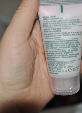 Фірмовий мус очищуючий для нормальної шкіри clinique rinse-off foaming cleanser5 фото