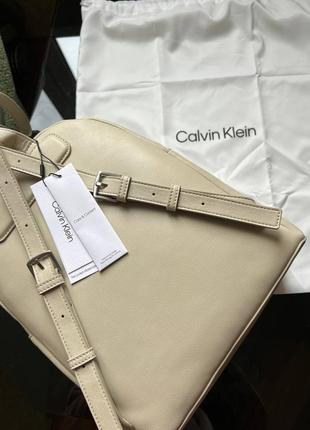 Calvin klein рюкзак бежевий4 фото