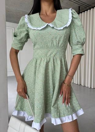 Качественное трендовое коттоновое платье в цветочный принт с воротничком и рюшами с короткими рукавами фонариками1 фото