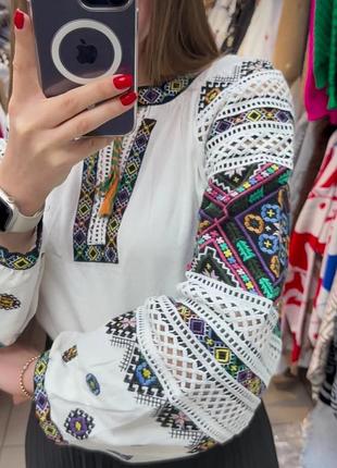 Жіноча натуральна вишиванка на теплу погоду