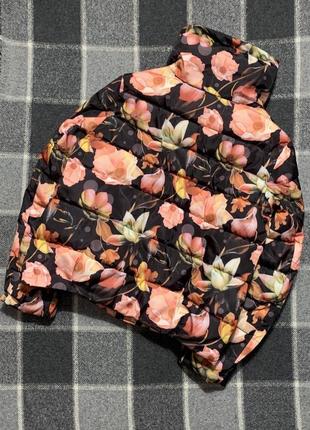 Жіноча куртка у квітковий принт3 фото
