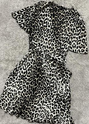 Женское платье леопардовый принт с поясом