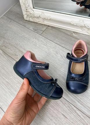 Сині туфлі geox закриті туфлі для дівчики туфлі на липучках geox для дівчинки туфлі на вузьку ногу для дівчики