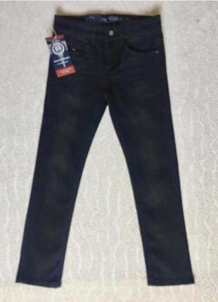 Демисезонные черные джинсы для мальчика 152-158
