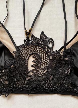 Невероятный бюстгальтер victoria’s secret unlined dragon lace plunge bra с вышивкой дракона на спине, размер м3 фото