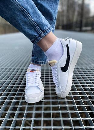 Женские кроссовки nike blazer low vintage white