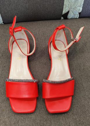 Босоножки боссоножки сандалии красные 34,35 размер4 фото
