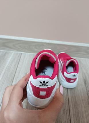 Детские кроссовки adidas 22 размер5 фото