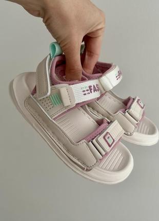 Босоніжки дитячі