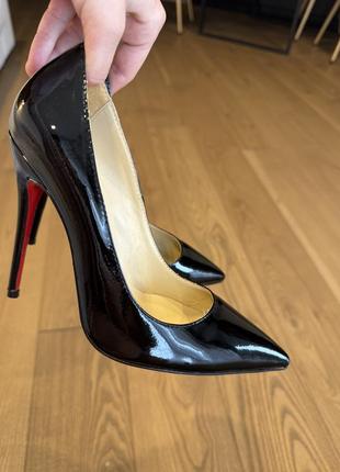 Туфли лодочки в стиле louboutin7 фото