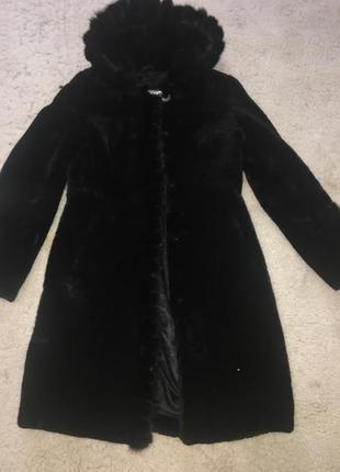 Мутоновая шуба с капюшоном