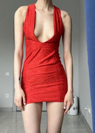 Красное короткое платье boohoo1 фото
