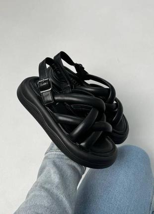Черные женские дутые босоножки с цепочками перепонками женские объемные босоножки4 фото