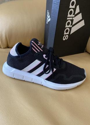 Кроссовки adidas2 фото