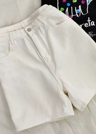 Білі джинсові шорти shein