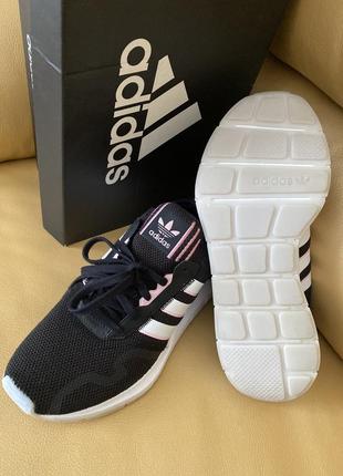 Кроссовки adidas5 фото