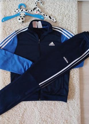 Спортивный костюм adidas на мальчика1 фото