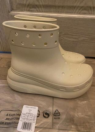 Крокс краш чоботи гумові жіночі бежеві crocs crush rain boot bone9 фото