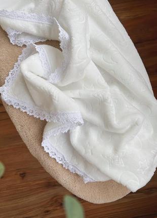 Плед натуральным кружевом