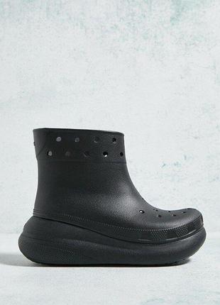 Крокс краш сапоги резиновые женские черные crocs crush rain boot black