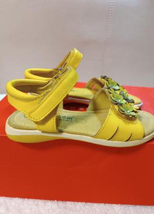 Босоножки кожа