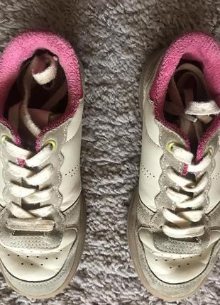 Кожаные кроссовки для девочки