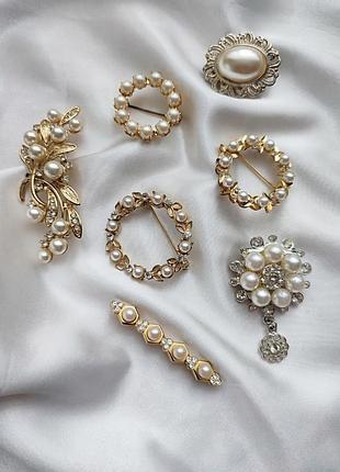 Винтажная  брошь  с имитацией жемчужин. сша 50-60е годы