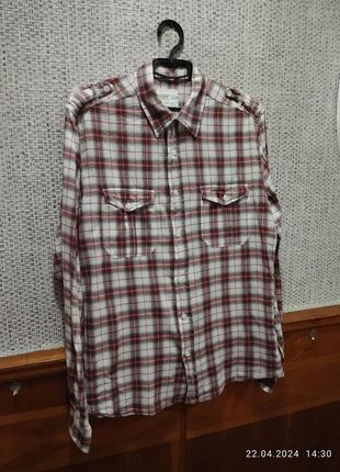 Рубашка в клеточку.