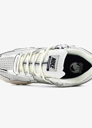 Топовые мужские кроссовки nike air zoom vomero 5 'photon dust metallic silver'4 фото