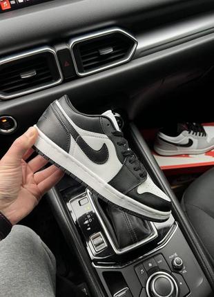 Кросівки жіночі nike air jordan 1 low black & white👟8 фото