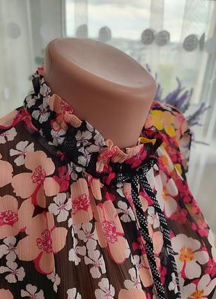 Яркая блузка в цветы marccain10 фото