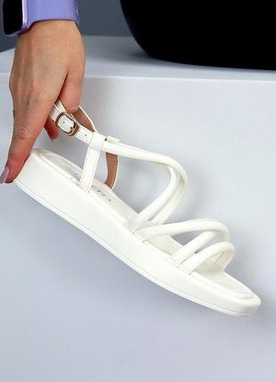 Белые качественные босоножки сандалии тонкие ремешки квадратный носок 36-407 фото