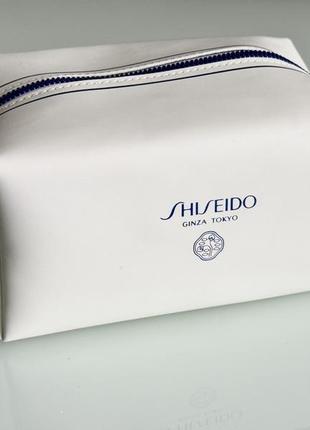 Косметичка бренда shiseido очень вместительная 1шт