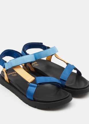 Сандали sinsay