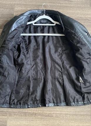 Натуральна шкіряна куртка жакет на ґудзиках під пояс5 фото