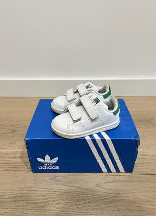 Adidas кросівки дитячі 22 р 14 см