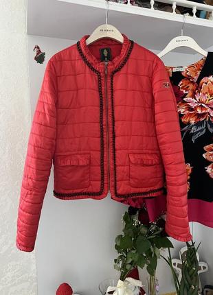 Крутая красная куртка asos