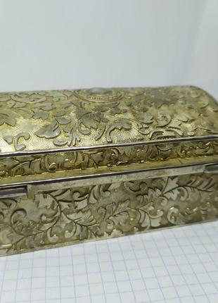 Металлическая шкатулочка. тяжелая