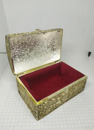 Металлическая шкатулочка. тяжелая