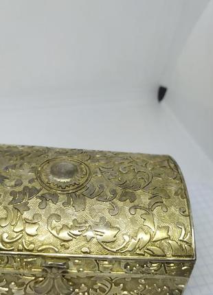 Металлическая шкатулочка. тяжелая