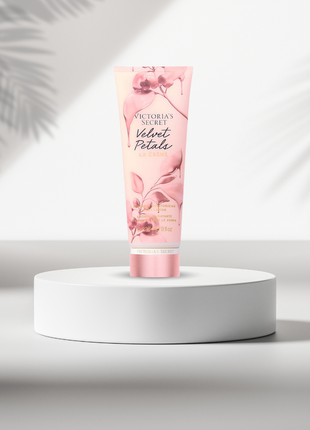 Парфюмированный лосьон victoria's secret. velvet petals la creme