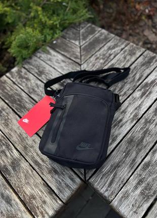 Чоловіча чорна сумка через плече месенджер від nike tech pack black3 фото